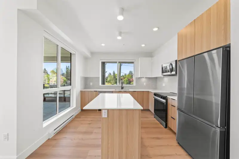202 20769 FRASER HIGHWAY - photo 4 of 22
