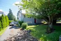 1546 53A STREET - thumbnail 3