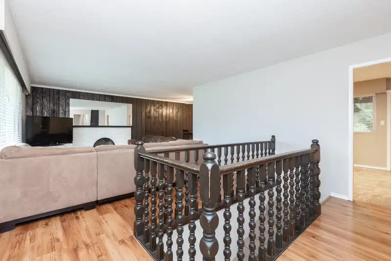 24430 56 AVENUE - photo 4 of 40