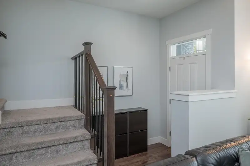 21008 80 AVENUE - photo 4 of 40