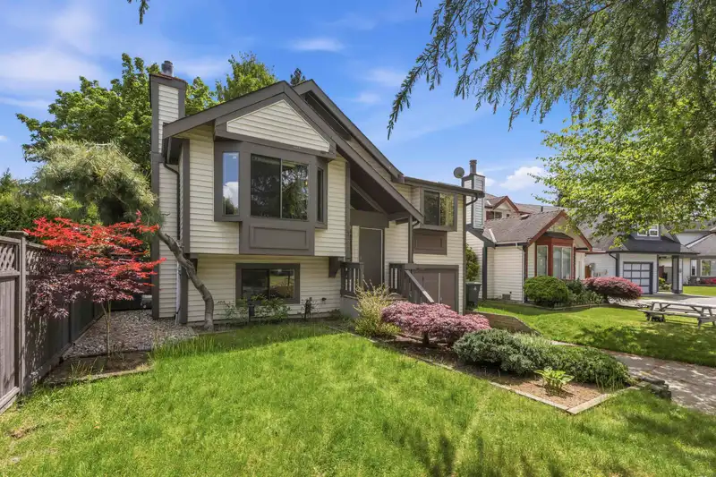 9768 151A STREET - photo 2 of 20
