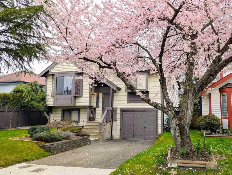 9768 151A STREET - photo 3 of 20