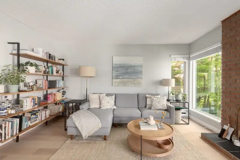206 1260 W 10TH AVENUE - photo 3 of 20
