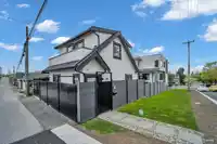 2796 E 4TH AVENUE - thumbnail 39
