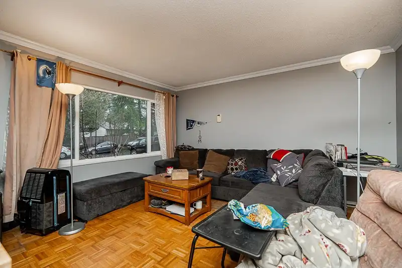 6666 133B STREET - photo 2 of 40