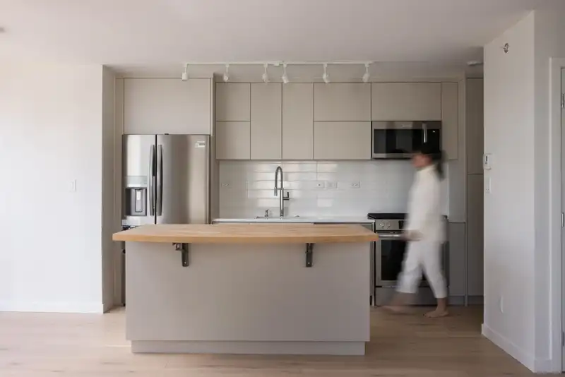 1403 989 BEATTY STREET - photo 2 of 31