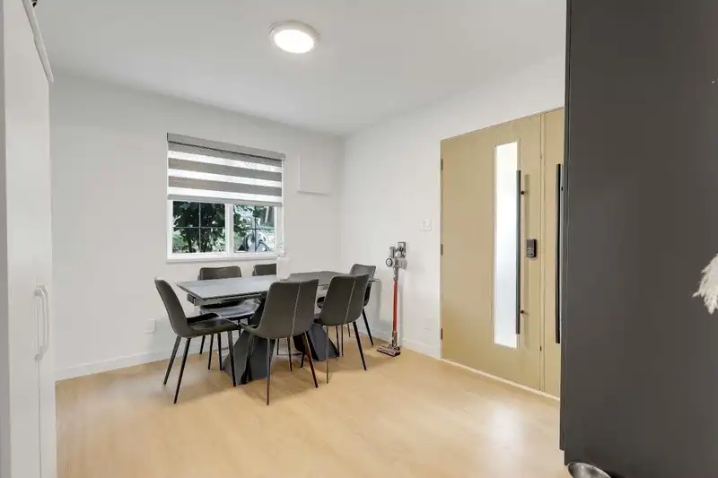 866 FINLAY STREET - photo 3 of 40