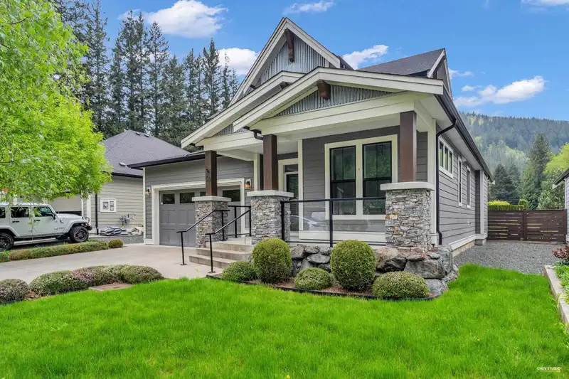 52 1885 COLUMBIA VALLEY ROAD - photo 2 of 29