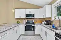21590 93A AVENUE - thumbnail 14