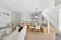1 2124 E 8 AVENUE - thumbnail 15