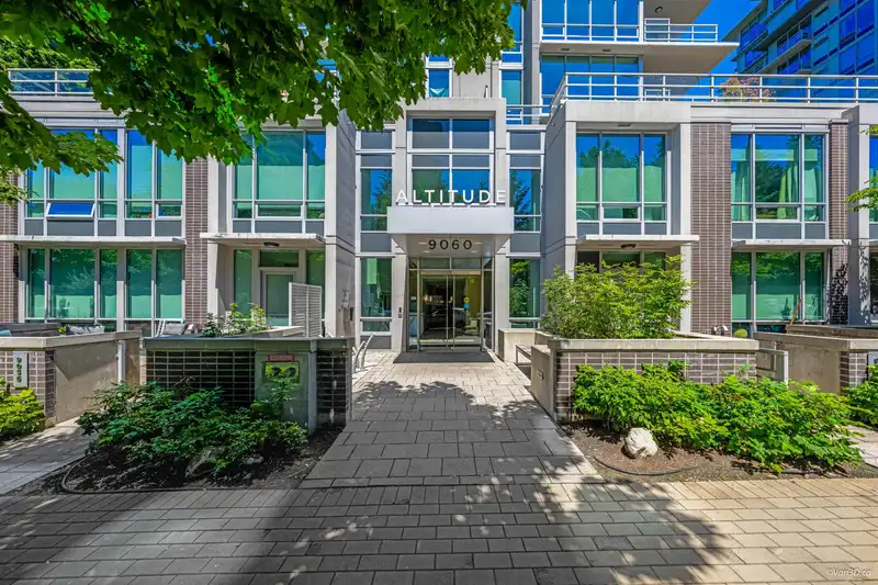 209 9060 UNIVERSITY CRESCENT - photo 1 of 12