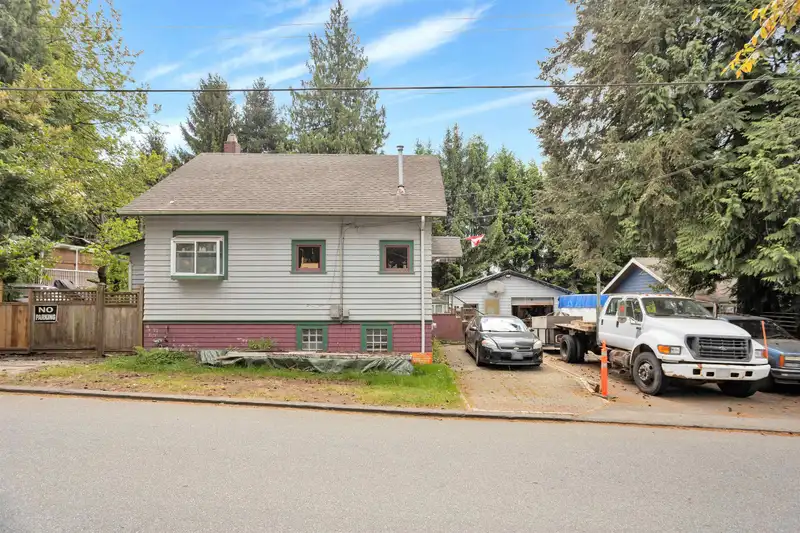 516 WEBSTER AVENUE - photo 2 of 23