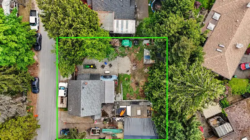 516 WEBSTER AVENUE - photo 3 of 23