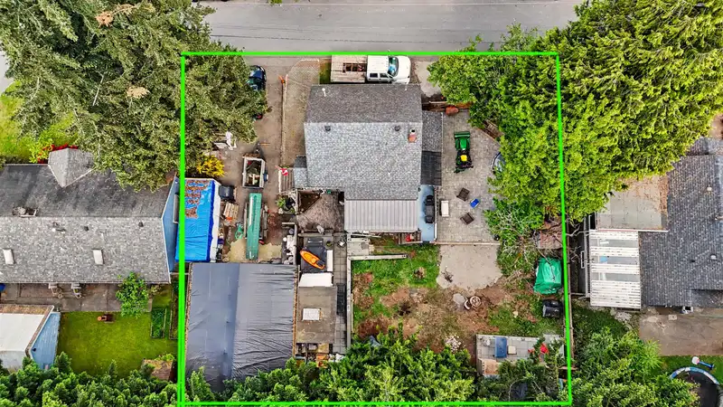 516 WEBSTER AVENUE - photo 4 of 23