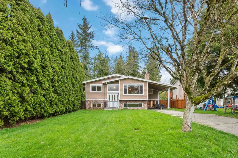 4762 207A STREET - photo 2 of 22