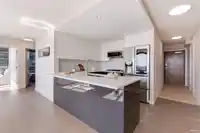 1106 2978 GLEN DRIVE - thumbnail 5