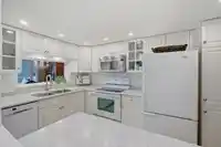 704 995 ROCHE POINT DRIVE - thumbnail 14
