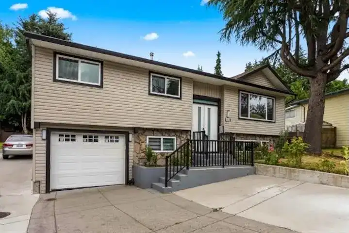 15077 86B AVENUE - photo 1 of 20
