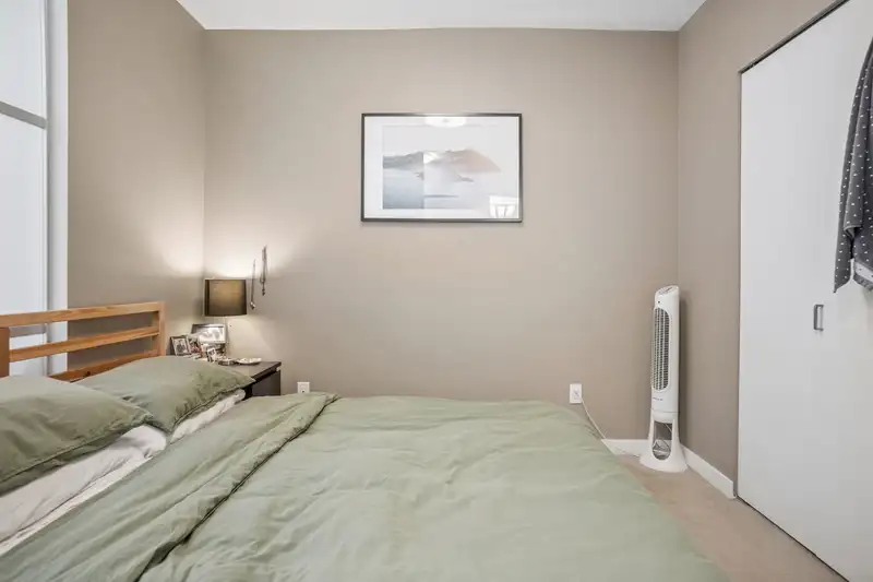 206 289 E 6TH AVENUE - photo 4 of 25