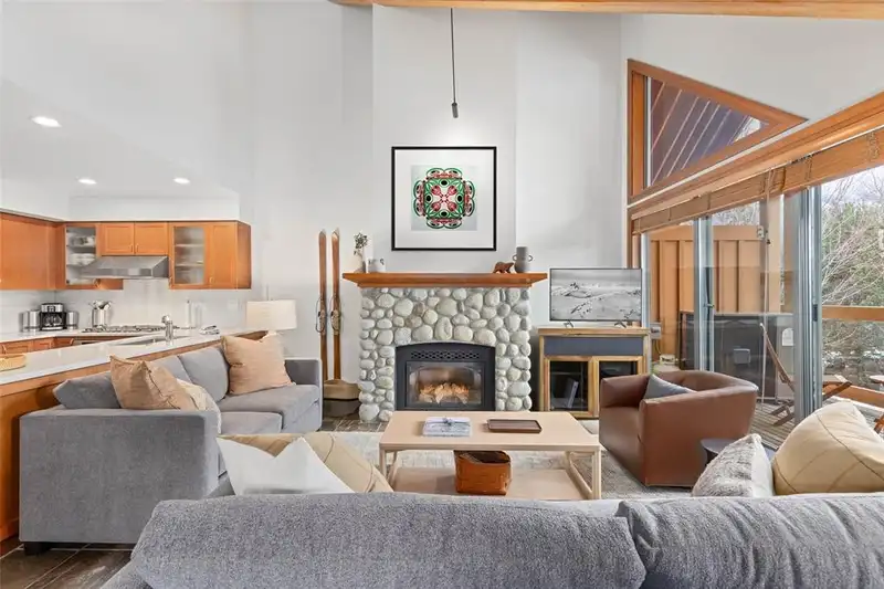 A 4847 CASABELLA CRESCENT - photo 1 of 23