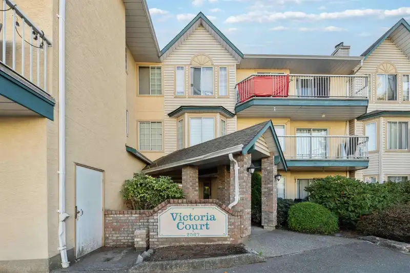 206 2567 VICTORIA STREET - photo 2 of 29