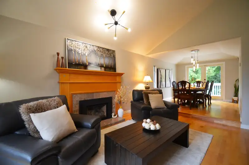 20530 96B AVENUE - photo 4 of 40