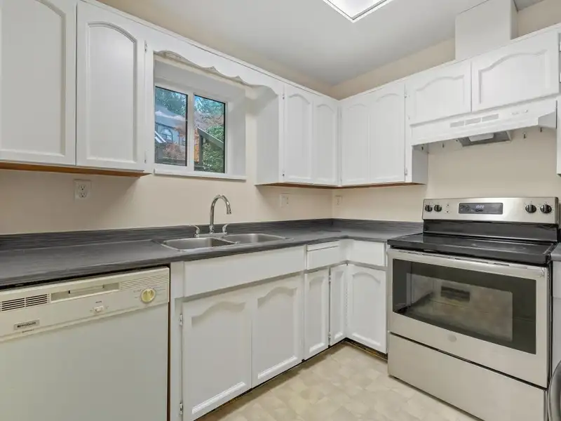8574 FLOWERING PLACE - photo 3 of 24