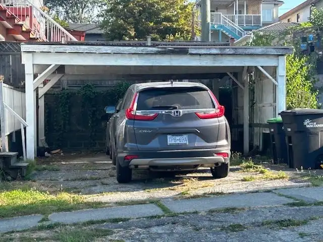7590-7592 FRASER STREET - photo 2 of 40