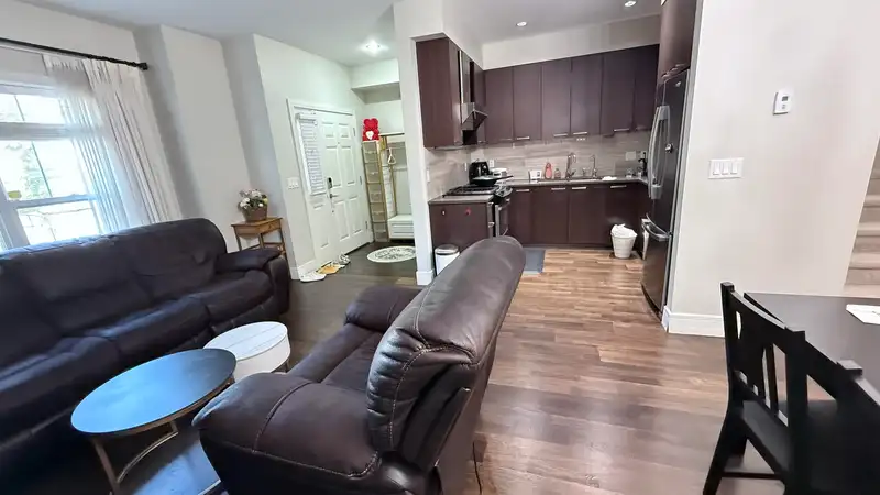 26 7288 BLUNDELL ROAD - photo 4 of 18