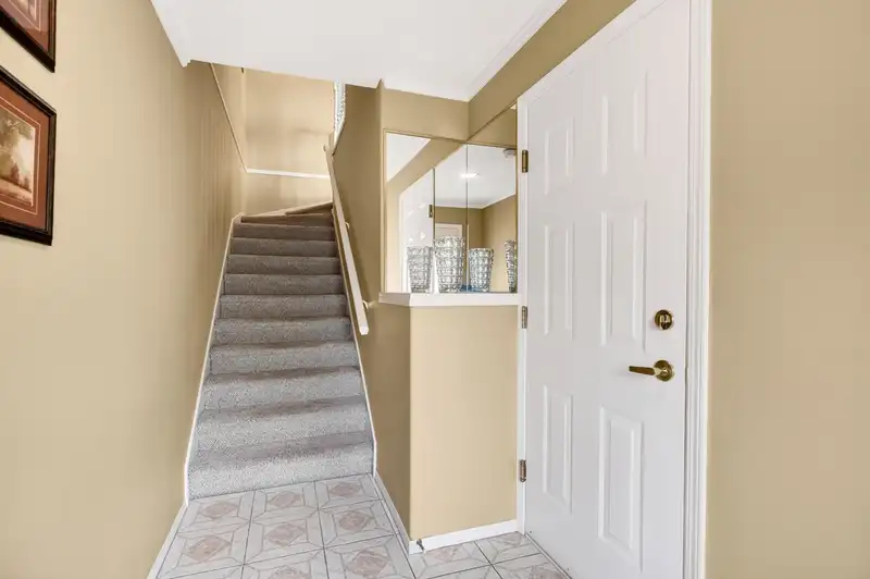 258 20391 96 AVENUE - photo 3 of 40