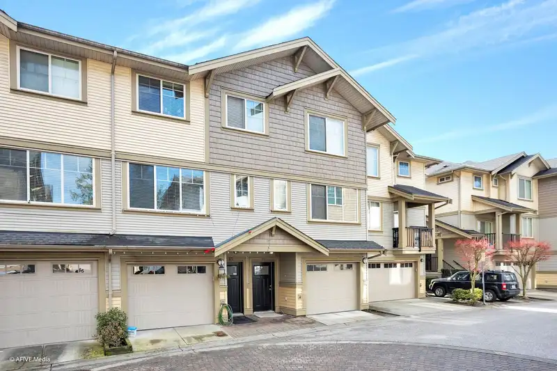 42 9533 130A STREET - photo 3 of 20