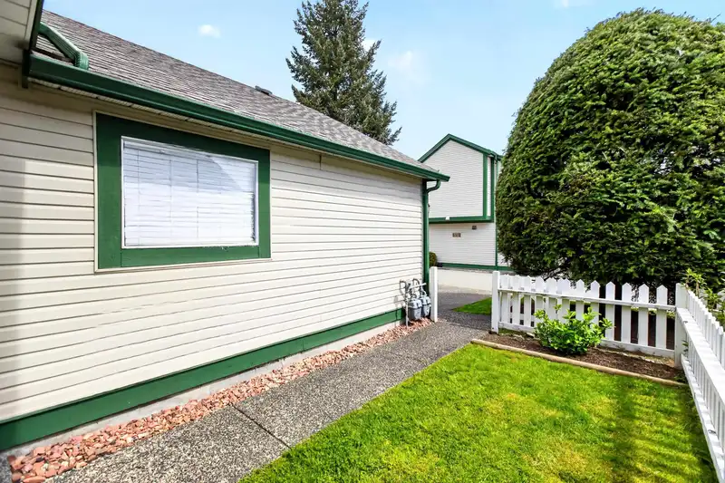 206 20675 118 AVENUE - photo 4 of 40