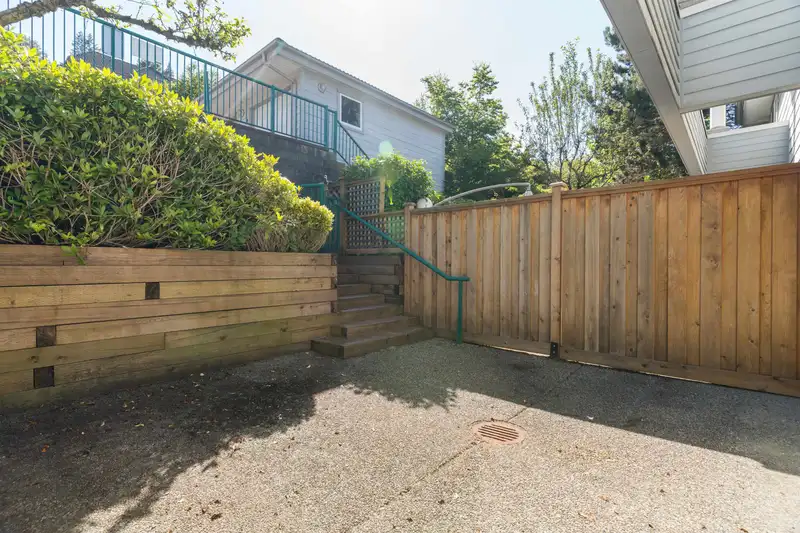 132 SHORELINE CIRCLE - photo 4 of 36