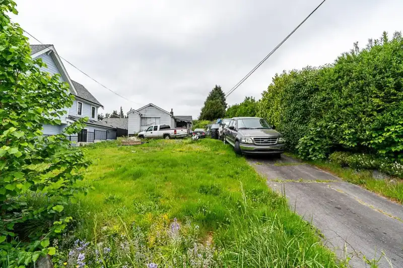 2235 EDINBURGH STREET - photo 1 of 38