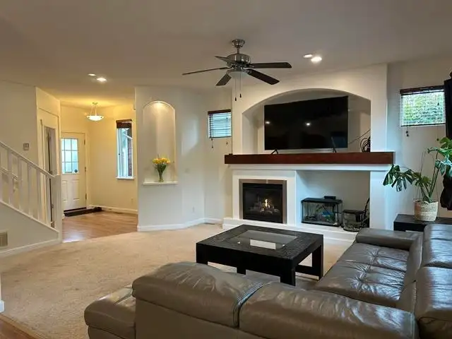 20850 84A AVENUE - photo 4 of 21
