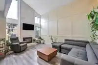 238 DAVIS CRESCENT - thumbnail 3