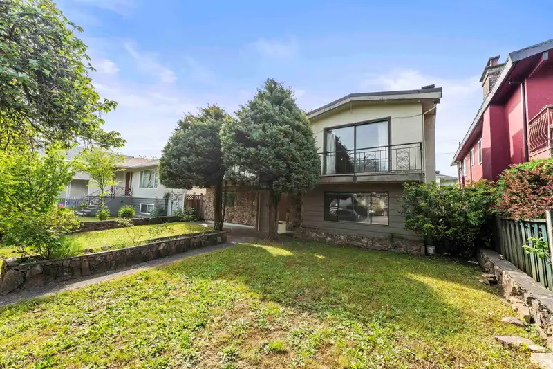 2514 E 49TH AVENUE - photo 2 of 28