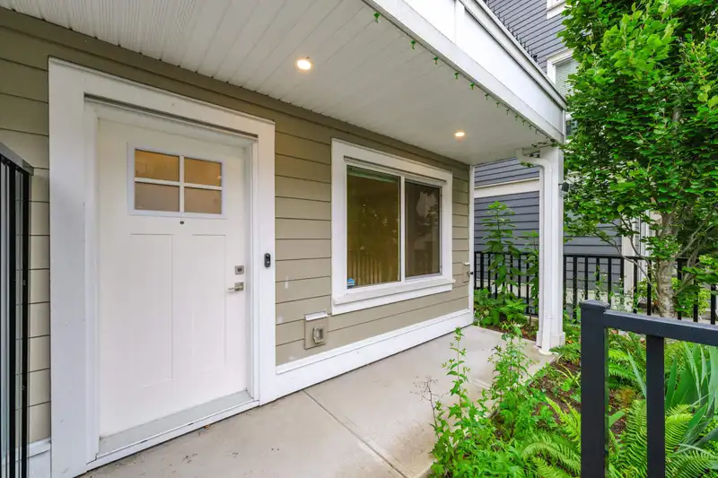 4908 ELLIS LANE - photo 2 of 39