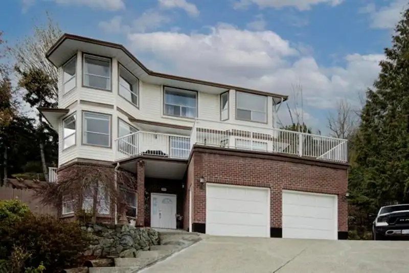 2255 MOUNTAIN DRIVE - photo 1 of 32