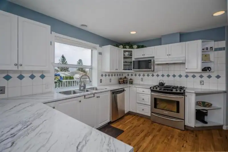 2255 MOUNTAIN DRIVE - photo 2 of 32