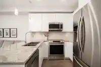 113 20686 EASTLEIGH CRESCENT - thumbnail 3