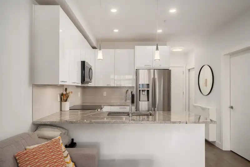 113 20686 EASTLEIGH CRESCENT - photo 4 of 30