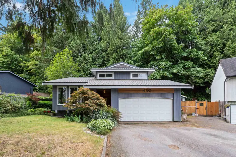 19750 N WILDWOOD CRESCENT - photo 1 of 37