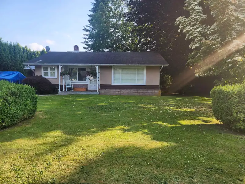 45402 KIPP AVENUE - photo 1 of 5