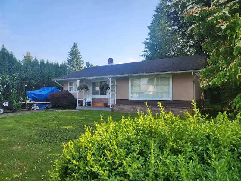 45402 KIPP AVENUE - photo 3 of 5