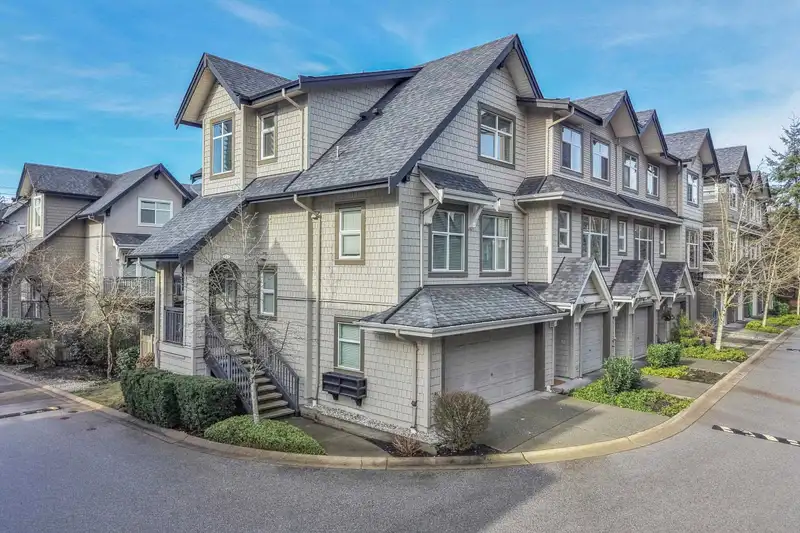 717 PREMIER STREET - photo 2 of 40