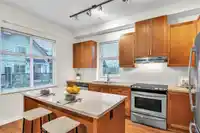 717 PREMIER STREET - thumbnail 15