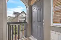 717 PREMIER STREET - thumbnail 3