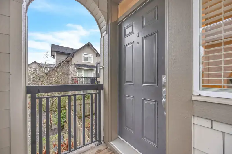 717 PREMIER STREET - photo 3 of 40