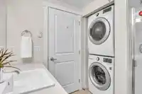 717 PREMIER STREET - thumbnail 30